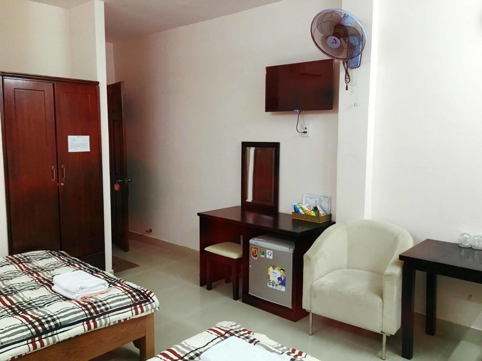Van Khang Hotel Thành Pho Ho Chí Minh Esterno foto